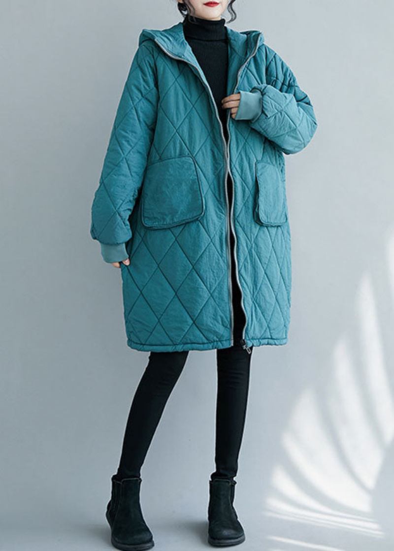 Dicker Blauer Parka Mit Reißverschlusstaschen Für Den Winter