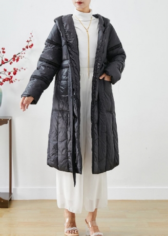 Edle Übergroße Warme Daunenjacke Mit Schwarzer Taille Und Bindegürtel Für Den Winter