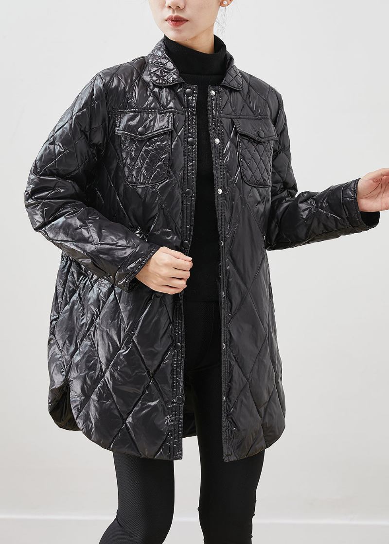 Feine Schwarze Pufferjacke Mit Peter-pan-kragen Für Den Winter