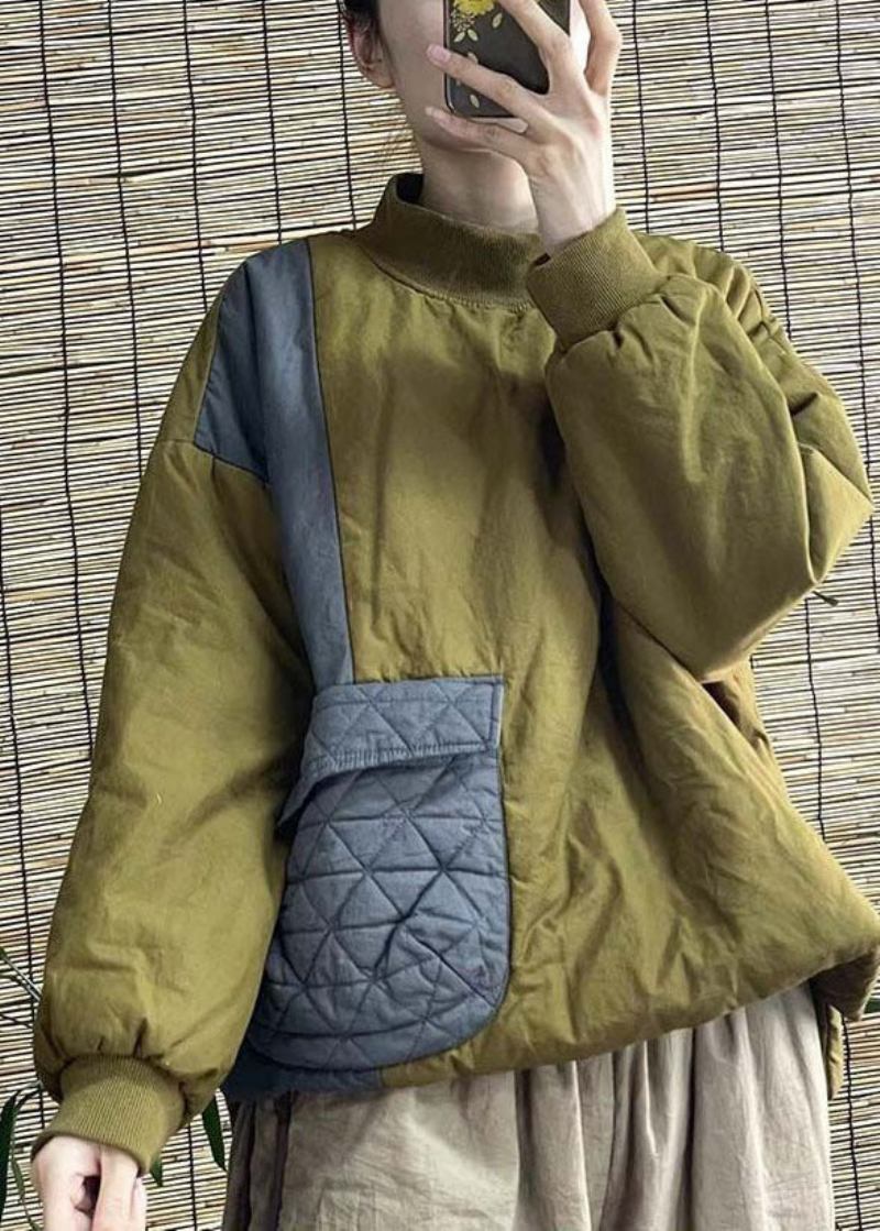 Grüner Parka Mit Stehkragen Und Patchwork-tasche Und Feiner Baumwollfüllung Für Den Winter