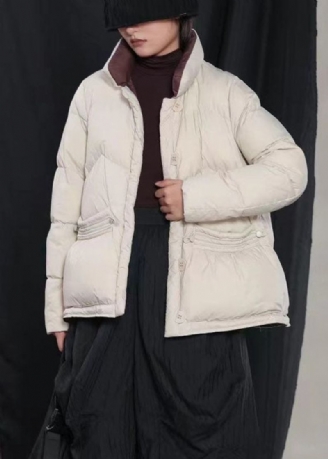 Luxuriöser Wintermantel Aus Entendaunen In Beige Mit Taschen Und Knopfleiste