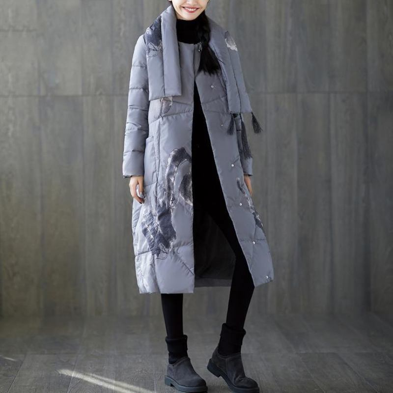 Neuer Winter-daunenmantel Mit Grauem Print Und Übergroßer Quaste. Daunenmantel Mit Taschen. - Damen-Daunenjacken