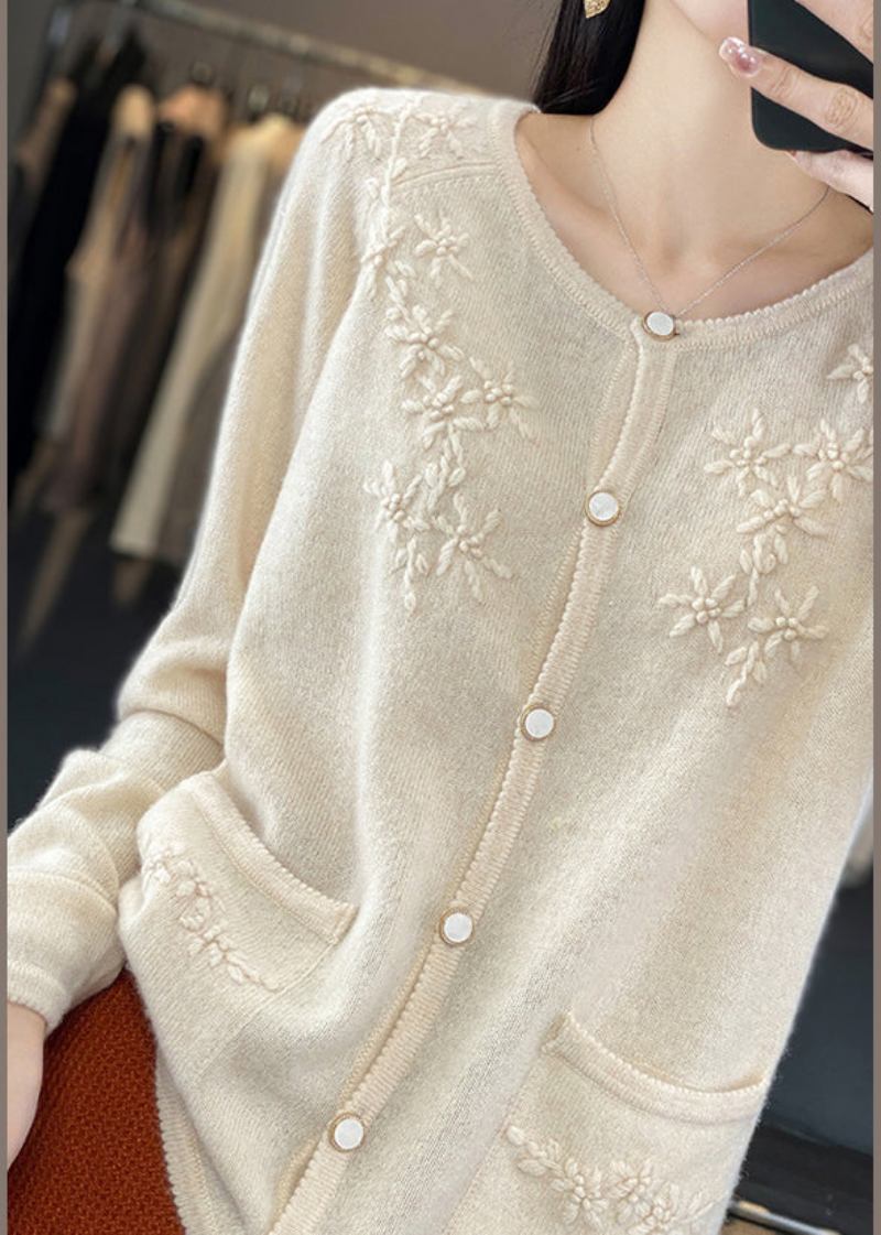 Einzigartiger Beigefarbener Langärmliger Kaschmir-strick-cardigan Mit Blumenmuster Und Knöpfen - Beige