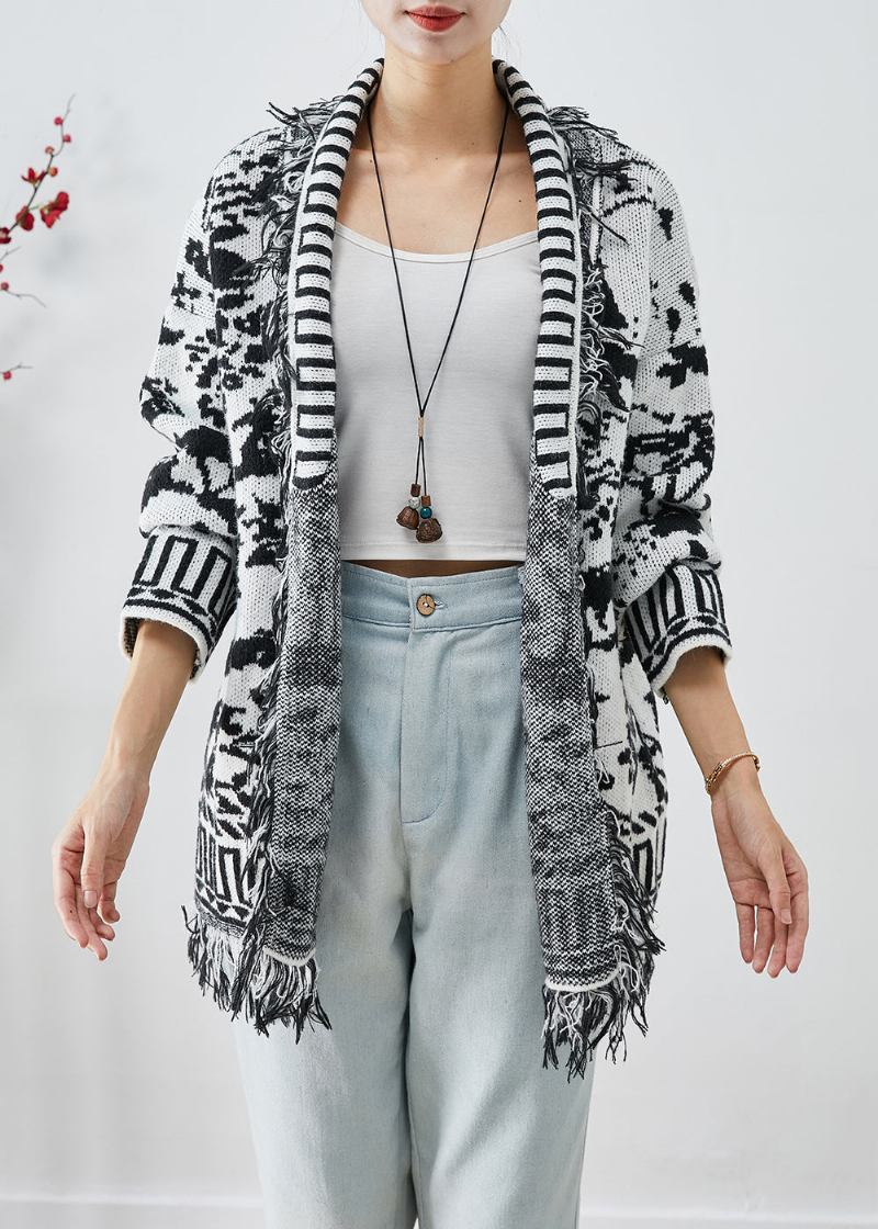 Einzigartiger Weißer Jacquard-strickcardigan Mit Quasten Für Den Herbst