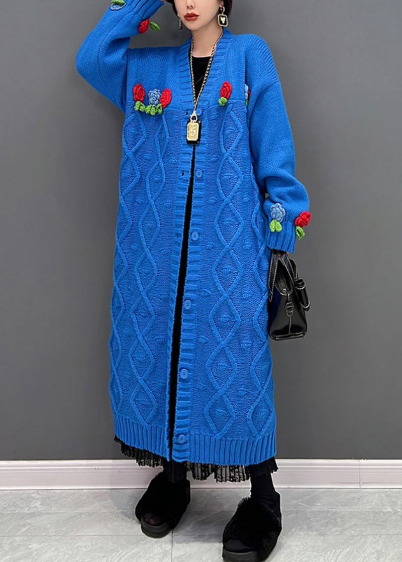 Elegante Blaue Strickjacke Mit V-ausschnitt Und Blumenknöpfen Im Herbst - Damen-Cardigans