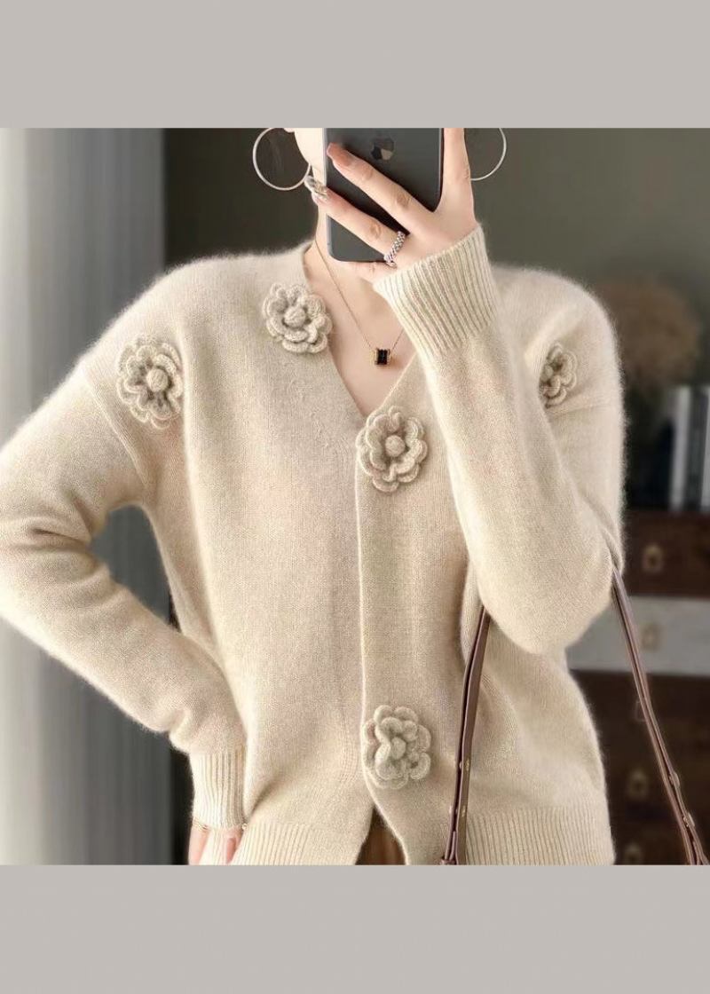 Handgefertigter Beigefarbener Kaschmir-strickcardigan Mit V-ausschnitt Und Blumenhäkeln Frühling - Damen-Cardigans