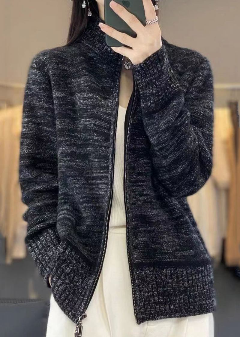 Handgefertigter Schwarzer Langärmliger Strickcardigan Mit Stehkragen Und Reißverschluss - Schwarz