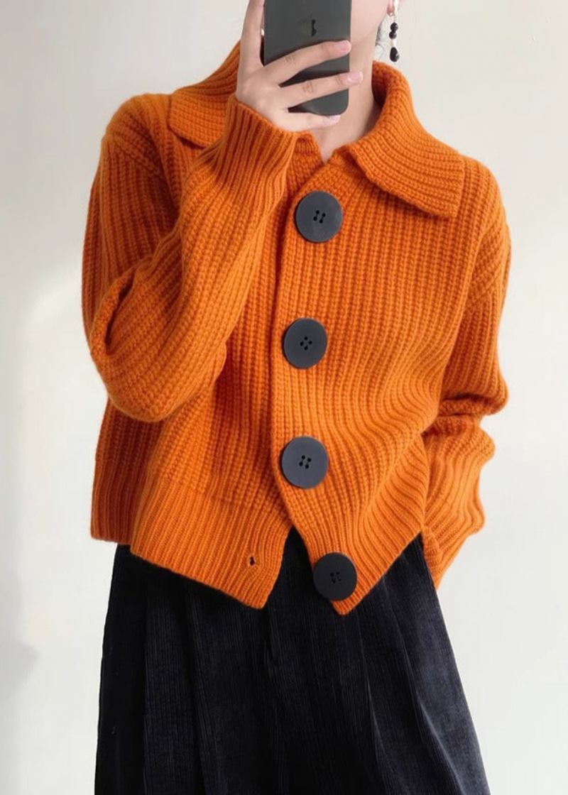 Moderne Orangefarbene Strickjacke Mit Peter-pan-kragen Und Knopfleiste Für Den Winter