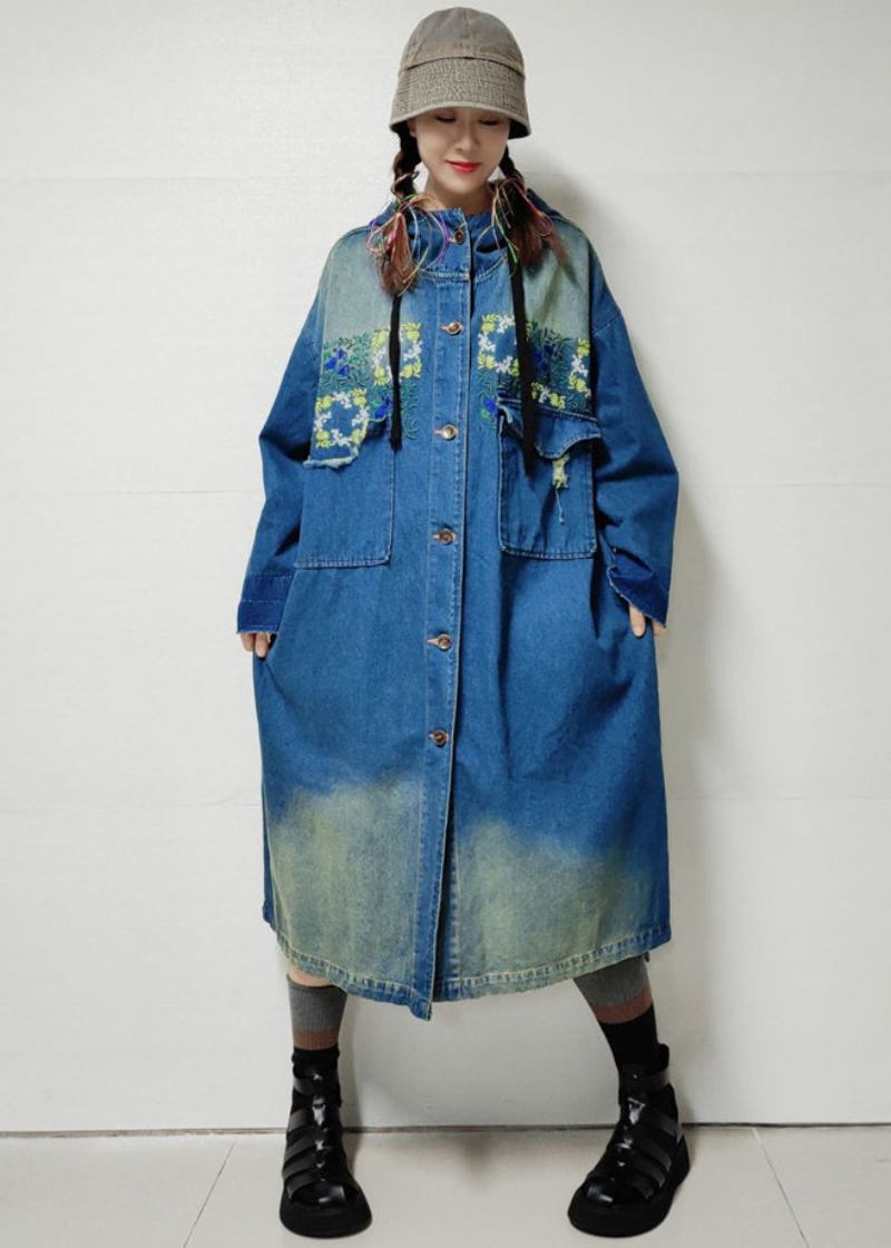 Blauer Denim-trenchcoat Mit Knopftaschen Und Stickereien Für Lange Ärmel - Damen-Trenchcoats