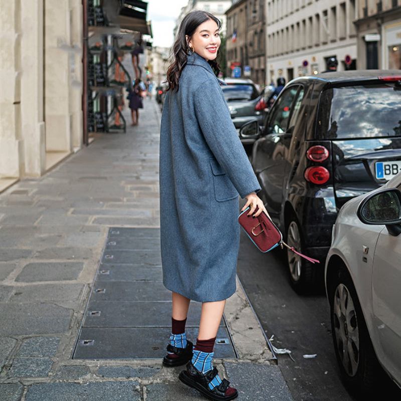 Eleganter Graublauer Wollmantel In Übergröße Mit Gekerbten Modetaschen Zweireihiger - Damen-Trenchcoats