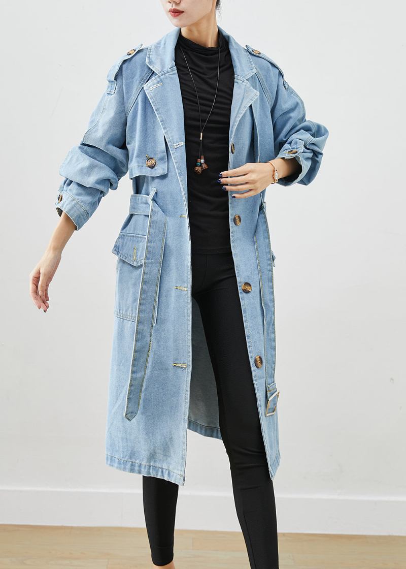 Italienischer Hellblauer Denim-trenchcoat Mit Gekerbter Taille Und Krawatte Für Den Herbst