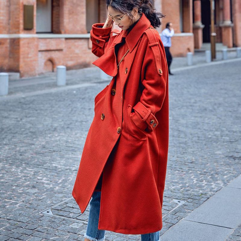 Luxuriöser Roter Wintermantel In Übergröße Gekerbte Tunika Mantel Mit Feinen Taschen Und Taillengürtel - Damen-Trenchcoats