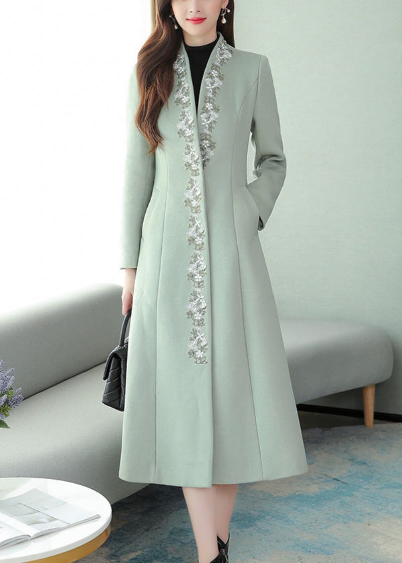 Mintgrüner Maxi-trenchcoat Aus Wolle Mit Blumenstickereien Und Langen Ärmeln