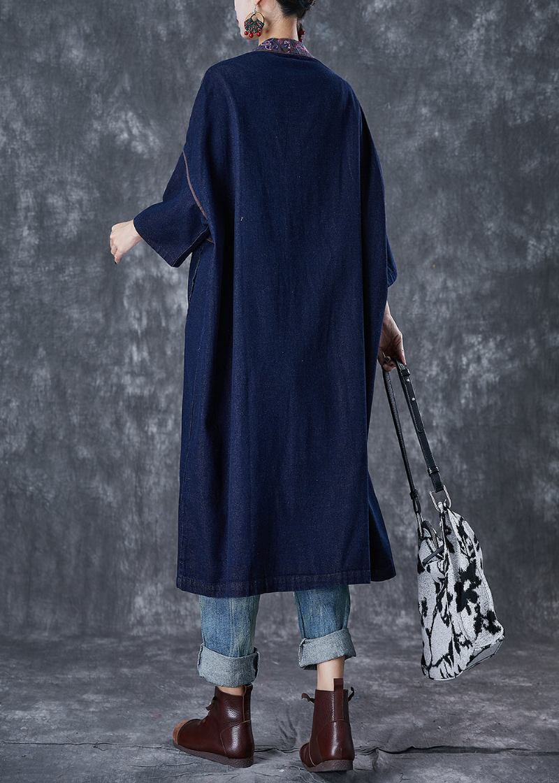 Plus Size Marineblauer Bestickter Denim-trenchcoat Mit Chinesischen Knöpfen - Damen-Trenchcoats