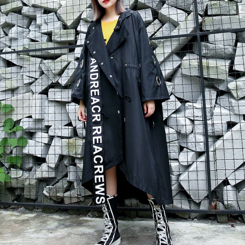 Schwarzer Mantel Für Damen In Übergröße Mit Kapuze Asymmetrischer Trenchcoat Für Mit Bindegürtel Und Print - Damen-Trenchcoats