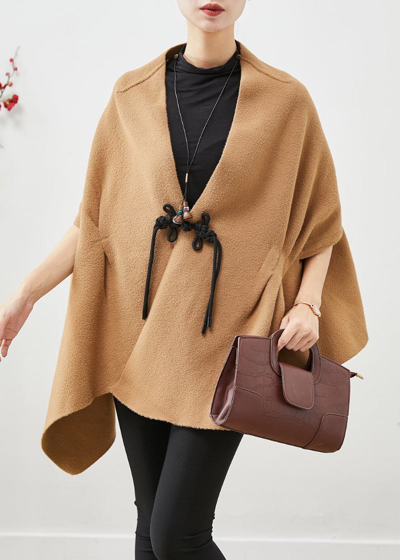 Asymmetrischer Wollmantel Mit Chinesischem Knopfmuster Im Khaki-stil Im Herbst