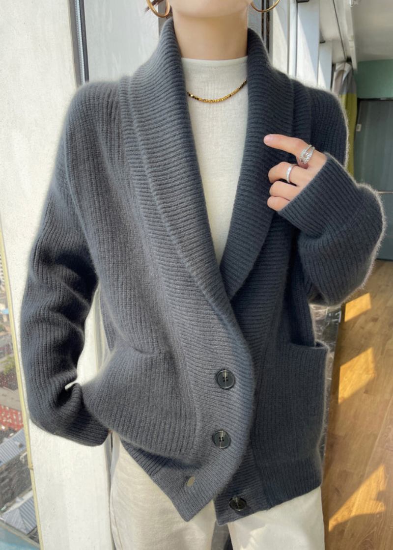 Italienischer Wollcardigan Mit V-ausschnitt Und Knopftaschen Für Den Herbst - Damen-Wollmäntel