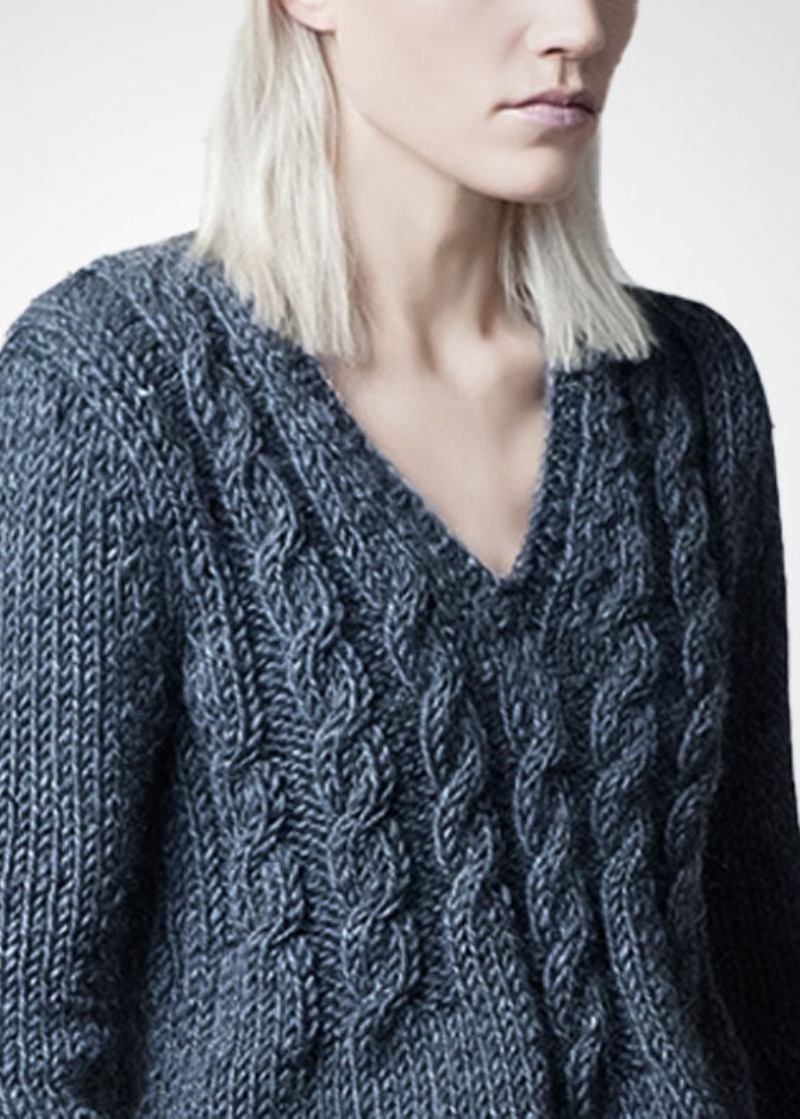 Moderne Graue Pullover Aus Grobem Wollstrick Mit V-ausschnitt Und Zopfmuster Winter - Damen-Wollmäntel