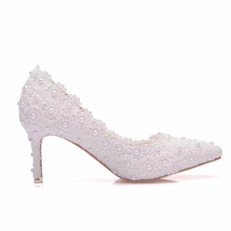 Crystal Queen Pumps High Heels Damen Hochzeitsschuhe Spitze Weiße Blumen Perlen Braut - Weiß