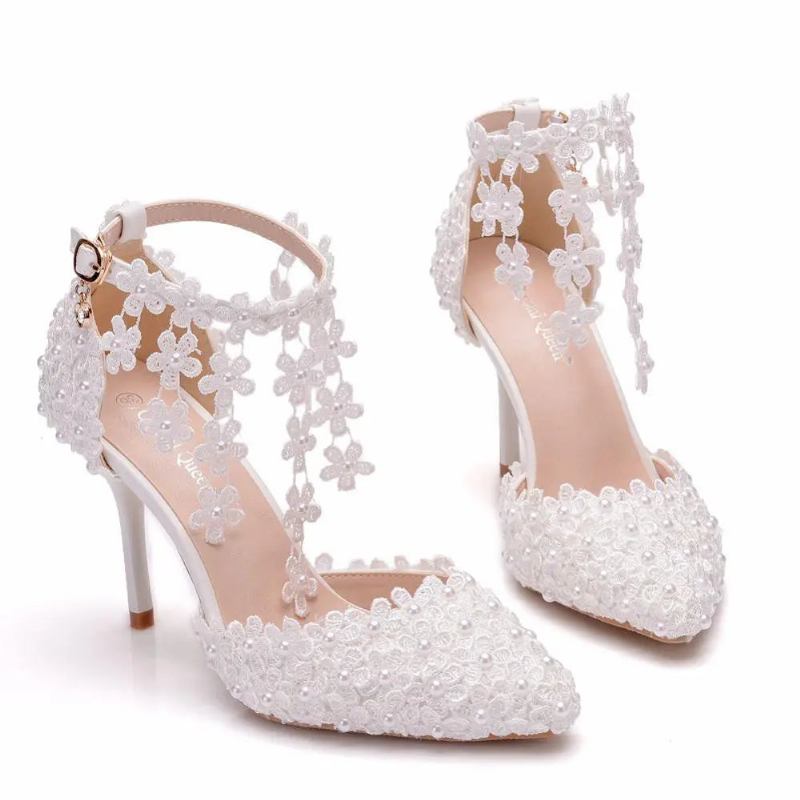 Crystal Queen Strass Spitze Zehenpartie Damen High Heels Blumenspitze Knöchelriemen Sandalen Perlendekoration Party Hochzeitsschuhe - Weiß