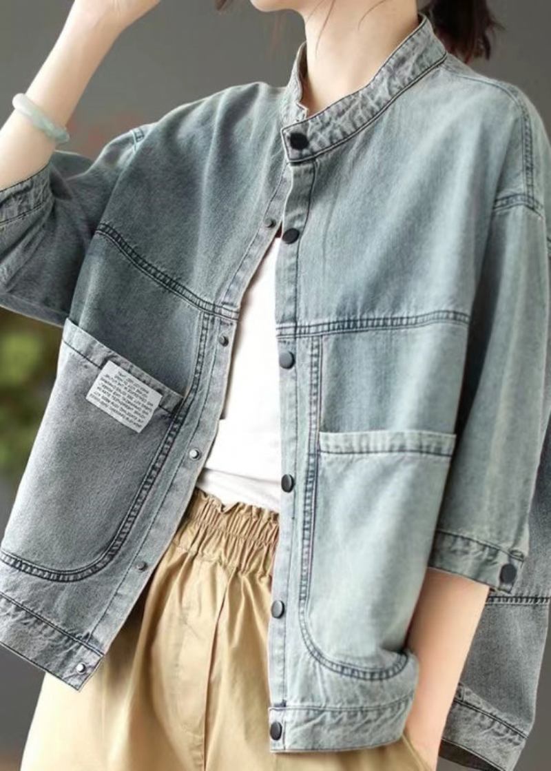 Einfache Denimblaue Patchworkjacke Mit Stehkragen Und Knopftaschen Frühling - Damen-Wintermäntel