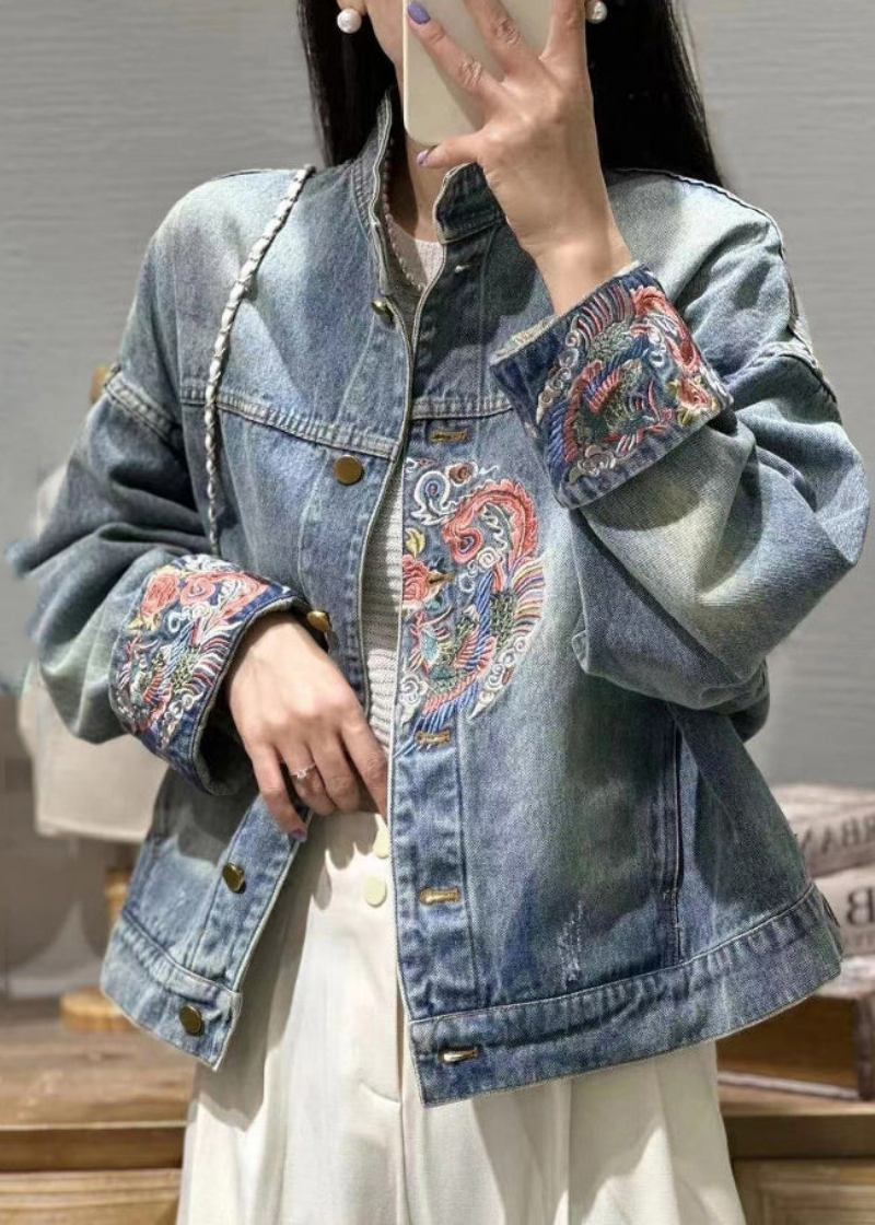 Französische Blaue Jeansjacke Mit Knöpfen Frühling