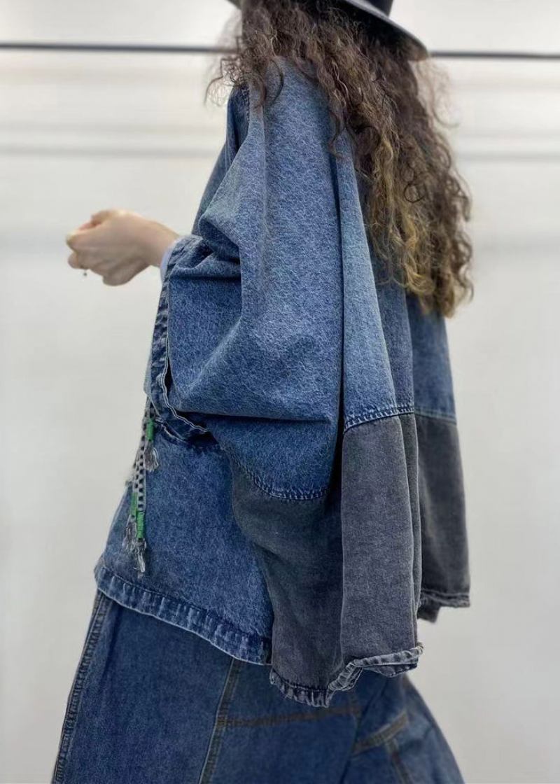 Lockerer Blauer Patchwork-jeansmantel Mit V-ausschnitt Und Langen Ärmeln Mit Knopf - Damen-Wintermäntel